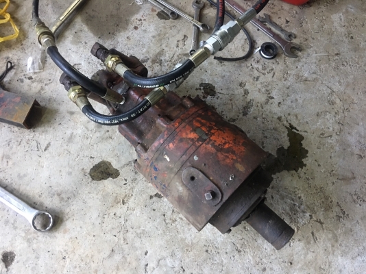 มอเตอร์ไฮดรอลิค ติดสว่านเจาะดิน ของประเทศญี่ปุ่น พร้อมใช้งานได้เลย! ขอบคุณ บริษัท เฮงเทวาภูผาประสิทธิ์ จำกัด รับไปดูแลต่อครับ