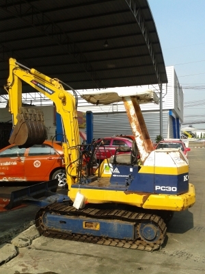 ต้องการขายรถขุดยี่ห้อ KOMATSU-PC30-3 รถนอกนำเข้าจากญี่ปุ่น