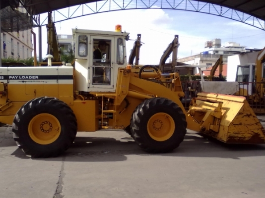 ต้องการขายรถตักล้อยางยี่ห้อ KOMATSU-515 รถนอกนำเข้าจากญี่ปุ่น