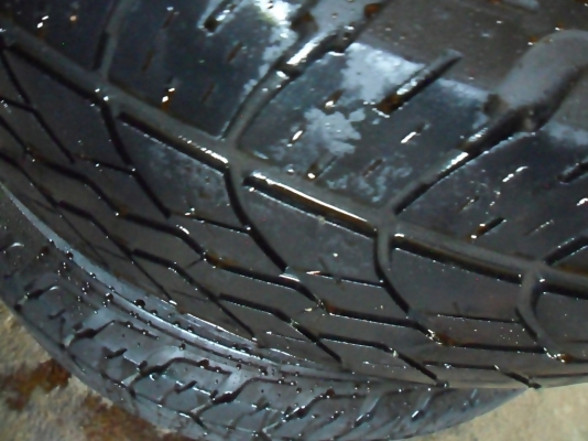 แม็กกระบะขอบ16แท้ 6รู139 ยางโยโกฮาม่า265-70 R16ลงพื้นปี13 (4ล้อ4,900)