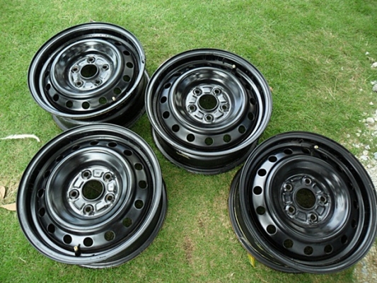 ล้อกะทะ กระบะขอบ15- 5รู114 สภาพสวย วงละ375  (แท้ติดรถมา ไม่ใช่งานปั๊มใหม่)