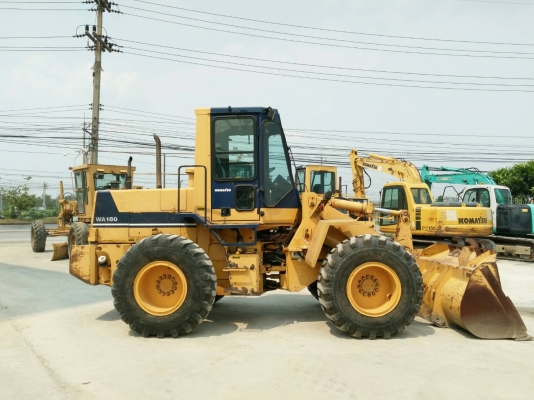 ขายรถตักล้อยาง WA180-1 ยี่ห้อ KOMATSU นำเข้าจากต่างประเทศแท้ 100\% สภาพสวย ไม่เคยใช้งานในไทย