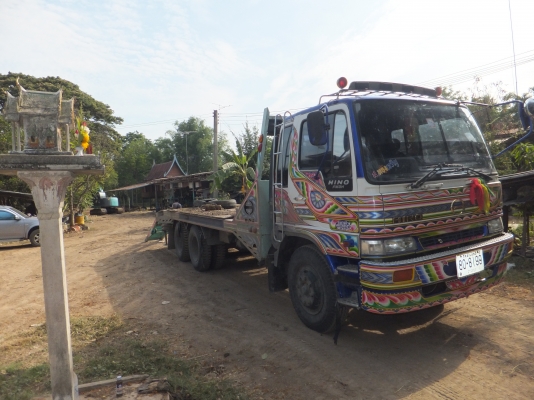 เทเลอร์บรรทุกรถเกี่ยว+แบคโฮHINO FM3H เครื่องJO8C เทเลอร์บรรทุกรถเกี่ยว+แบคโฮHINO FM3H เครื่องJO8C