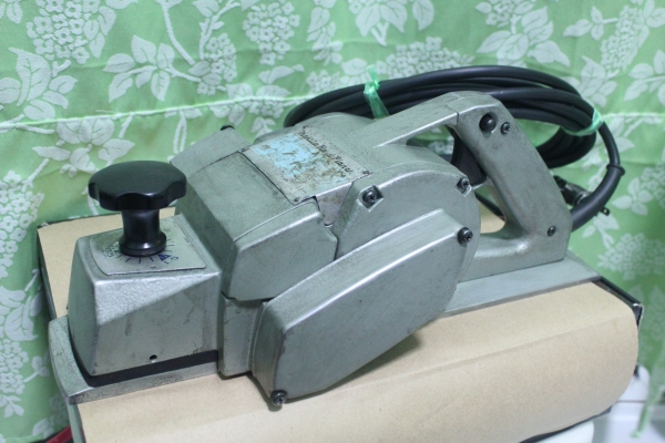 กบไฟฟ้า 3 นิ้ว Makita รุ่น 1600 (750w.) สภาพดีพร้อมใช้ครับ