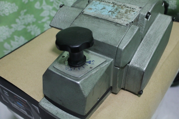 กบไฟฟ้า 3 นิ้ว Makita รุ่น 1600 (750w.) สภาพดีพร้อมใช้ครับ