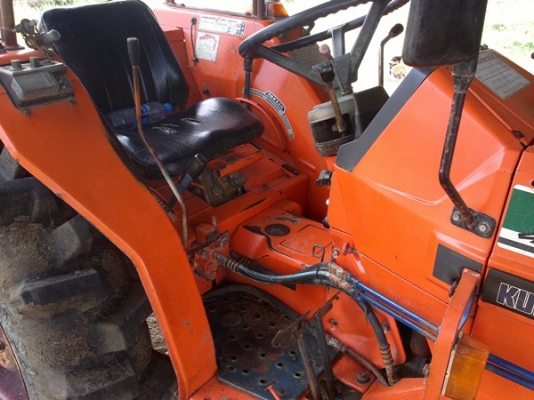 ขายรถไถ kubota L1-26 ใบมีดดันหน้าผาน 6