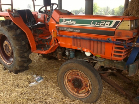 ขายรถไถ kubota L1-26 ใบมีดดันหน้าผาน 6