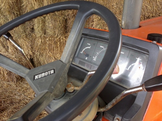 ขายรถไถ kubota L1-26 ใบมีดดันหน้าผาน 6