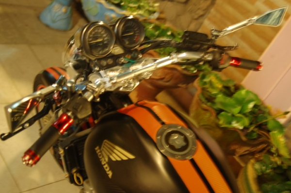 --ขาย CB400 ดำด้านขาดส้ม พร้อมท่อสูตรยางเต็ม สภาพสวยๆๆ<<สรรพสามิต>>--