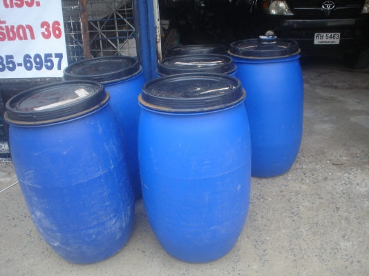 ถังน้ำพลาสติก  ใหญ่หนา  ฝามี  ตามรูป  ขายถูกใบละ400บาท