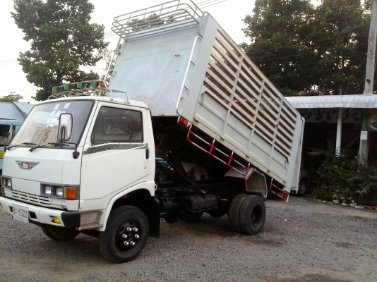 ขายหกล้อดั้มเครื่อง 165แรง แรงจัดประหยัดจริง ราคาแค่ 650000 บาทหรือให้จัดเป็นดั้มดินให้ก็ได้นะครับราคาเดิมครับหรือรองต่อรองดูก่อนก็ได้