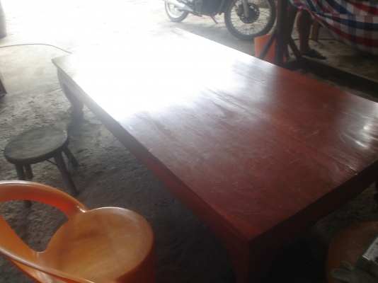 เตียงนั่งเล่น   นอนเล่น  เป็นไม้หนามากๆๆ  สภาพแข็งแรง ทนทาน