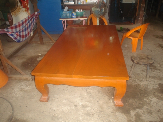 เตียงนั่งเล่น   นอนเล่น  เป็นไม้หนามากๆๆ  สภาพแข็งแรง ทนทาน