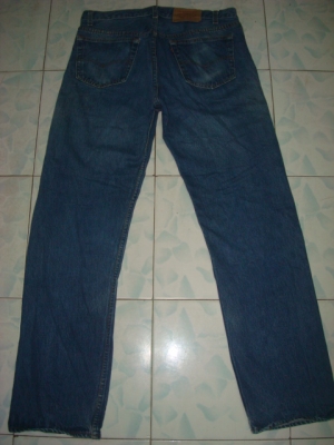 # 8631 # ยีนส์ Levi's 501 ผ้าทราย ของแท้ มือสอง เอว 35นิ้วครึ่ง ยาว 31 ก้านดำ แป็กเงิน รุ่นเก่า ตะเข็บสวยๆ # 8631 # ยีนส์ Levi's 501 ผ้าทราย ของแท้ มือสอง เอว 35นิ้วครึ่ง ยาว 31 ก้านดำ แป็กเงิน รุ่นเก่า ตะเข็บสวยๆ