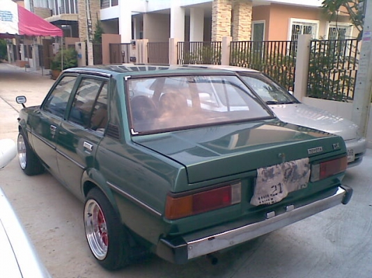 ขายรถ TOYOTA KE70  DX สีเขียว 4ประตู เครือง 4K ล้อแม็กขอบ 15 XXR กว้าง8นิ้ว สีแดง