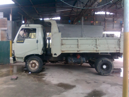 HINO  ดั๊ม  120  แรง สีขาว  เครื่องดี  ครัชชีดี