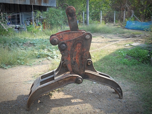 ตัวคีบเหล็กคีบไม้ของเก่านอกสนใจโทร 082-7211671 อี๊ด สองห้อง