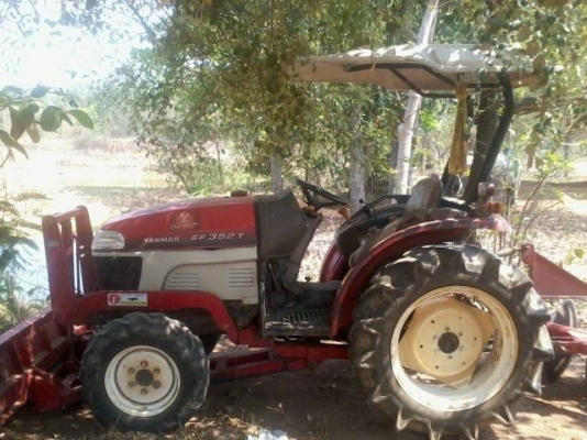 YANMAR EF 352T - 35 แรง 2 เพลา ทำงาน 2,000 ชม. อุปกรณ์มีให้พร้อม มีใบมีดดันหน้า ผานพรวนดิน 5 สภาพดีสวยจัดทั้งคัน เครื่องแห้งแรงดี ระบบไฮดรอลิกส์ไม่มีแตกไม่มีเยิ้ม แรงเร็วดีทำงานดี ช่วงล่างแน่น ยางสภาพดีหน้าหลังประมาณ 70\% เอกสารเล่มทะเบียนครบพร้อมโอน ราคาต YANMAR EF 352T - 35 แรง 2 เพลา ทำงาน 2,000 ชม. อุปกรณ์มีให้พร้อม มีใบมีดดันหน้า ผานพรวนดิน 5 สภาพดีสวยจัดทั้งคัน เครื่องแห้งแรงดี ระบบไฮดรอลิกส์ไม่มีแตกไม่มีเยิ้ม แรงเร็วดีทำงานดี ช่วงล่างแน่น ยางสภาพดีหน้าหลังประมาณ 70\% เอกสารเล่มทะเบียนครบพร้อมโอน ราคาต