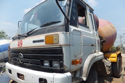 10ล้อรถโม่ปูนNISSAN UD CW431 -290แรงม้า โม่ตรง7 คิว