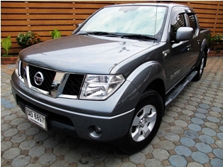 NISSAN NAVARA 2.5 SE 4DRS CALIBRE