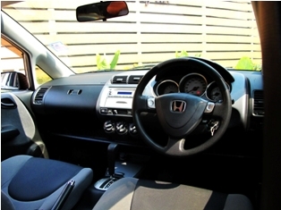 HONDA	JAZZ 1.5 IDSI TOP