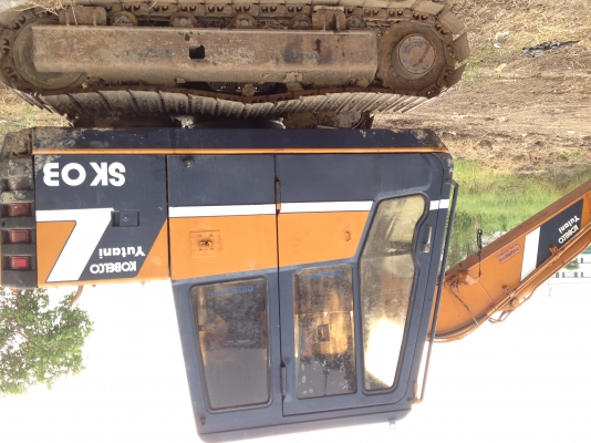 ขายรถแบคโคKOBELCO SK03 สภาพเก่านอก