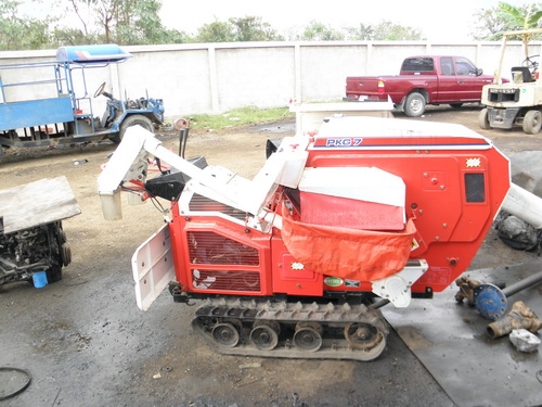 ขายถูกพร้อมใช้ รถนวดข้าว