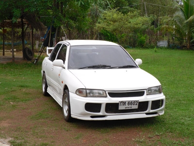 ขาย E Car สีขาว สภาพสวยๆ พร้อมโอน ขับต่อได้เลย