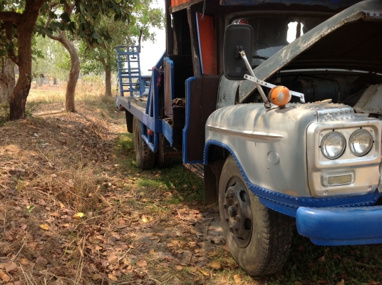 ขายเทเลอลากรถเกี่ยวแบคโฮสภาพดี ขายเทเลอลากรถเกี่ยวแบคโฮสภาพดี