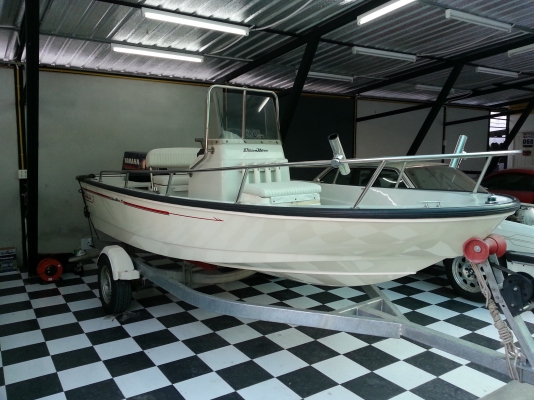 ขายเรือในฝันของชาวเรือไม่มีวันจม  BOSTON WHALER Dauntless 15 สวยนางฟ้า