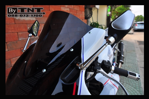 <TNT>ขาย Honda VFR(NC-30) 400 cc./ปี92/สีขาว/ทะเบียนแท้/แฟริ่งแต่ง..สวยๆ>>>>>คับ