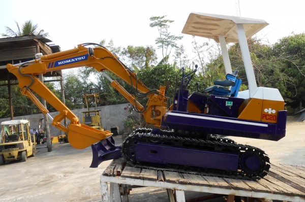 ขายรถขุด KOMUTSU PC20-5 เก่านอกปรับสภาพแล้วพร้อมใช้งาน