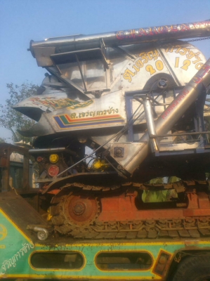 ขายรถเกี่ยวพร้อมใช้ 12นอกเครื่อง260โบปั้ม22