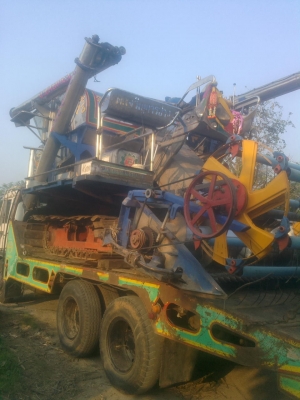 ขายรถเกี่ยวพร้อมใช้ 12นอกเครื่อง260โบปั้ม22