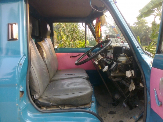 ขายหกล้อโดยสาร รุ่น nissan caball