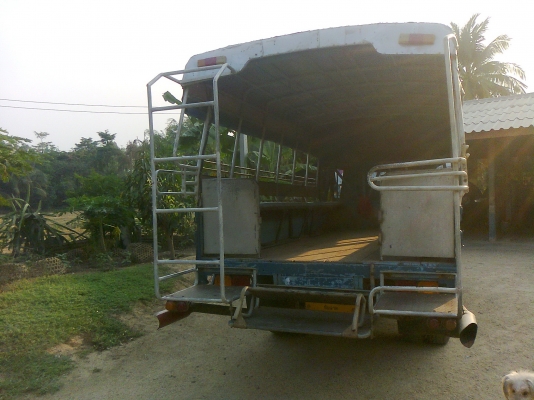 ขายหกล้อโดยสาร รุ่น nissan caball