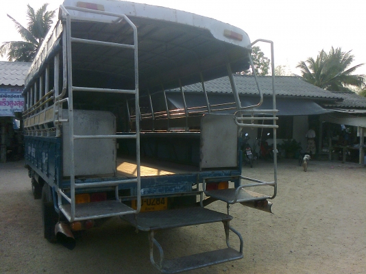 ขายหกล้อโดยสาร รุ่น nissan caball