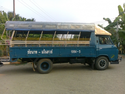 ขายหกล้อโดยสาร รุ่น nissan caball
