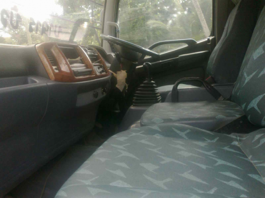 6 ล้อดั้ม HINO  ปี 49 เครื่อง 170 แรง ออกห้างมือเดียว