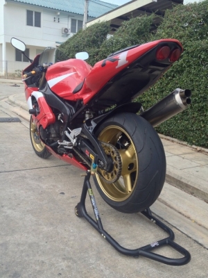 ***ขายYamaha R1 ปี2000 ค่ะ***