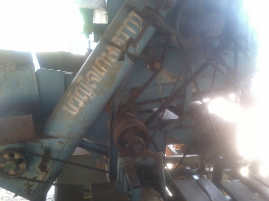 ขายรถนวดข้าว จัมโบ้9999 เครื่องแดง eh 700 165 แรง