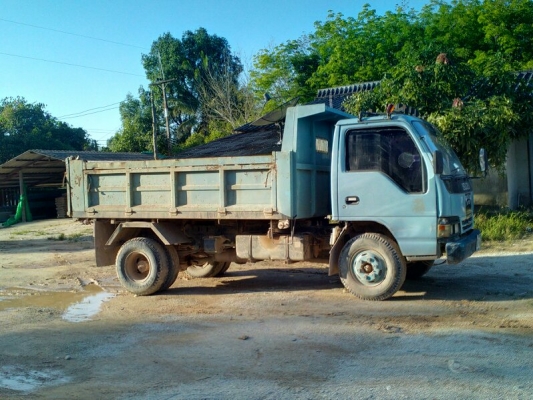 ขายรถ 6 ล้อดั้ม