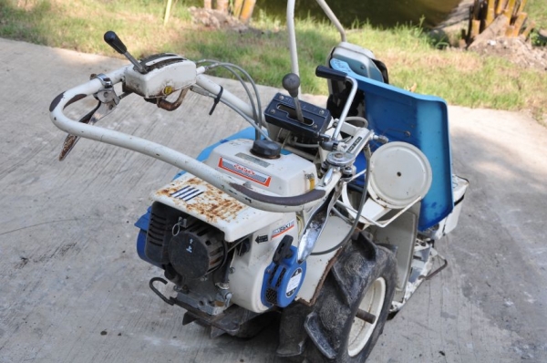 ขายรถเกี่ยวข้าว(เดินตาม) ISEKI สภาพสวยเดิมจากญี่ปุ่น ขายถูก17,000บาทเท่านั้น!!