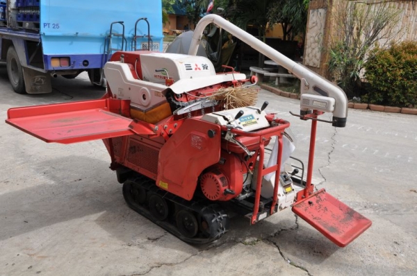 ขายรถ นวดข้าว(เมล็ดพันธ์)ต่างๆ ตีนตะขาบMITSUBISHI สภาพสวยเดิมจากญี่ปุ่น ขายถูก35,000บาท!!