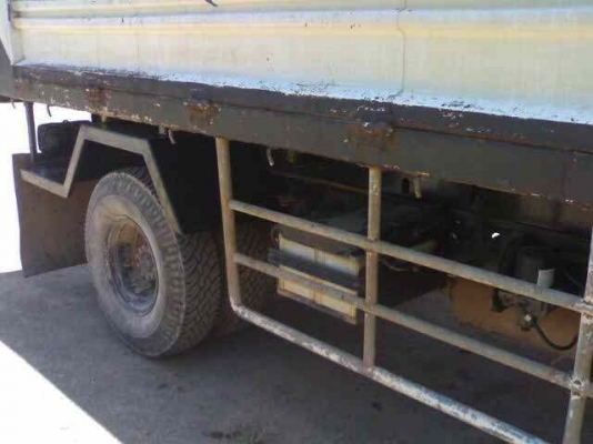 รถฮีโน่ 6 ล้อดั๊ม  175  แรงม้า ปี 53  รถวิ่ง 50000 กว่า กม.  สนใจติดต่อ 081 - 6079515