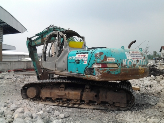 ขายด่วน!! KOBELCO SK200 -5   ตามสภาพ  สนใจติดต่อ ญาดา 082-4487788