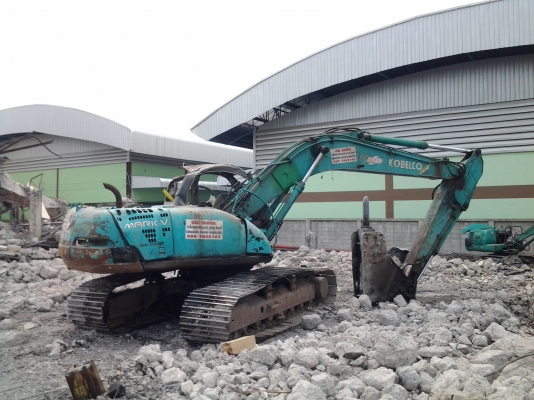 ขายด่วน!! KOBELCO SK200 -5   ตามสภาพ  สนใจติดต่อ ญาดา 082-4487788