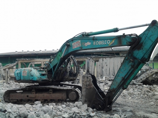 ขายด่วน!! KOBELCO SK200 -5   ตามสภาพ  สนใจติดต่อ ญาดา 082-4487788