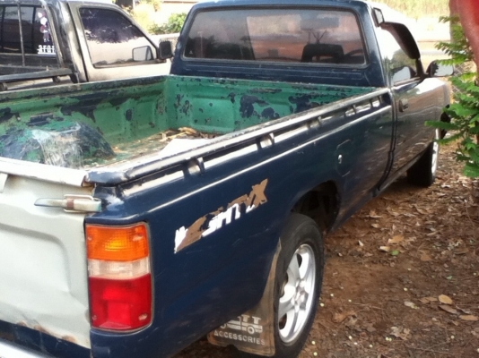 TOYOTA HILUX MIHGTY - X 2.5 MT ปี 34 รถสภาพดีเดิมๆไม่เคยมีอุบัติเหตุหนัก เครื่องแห้งแรงดี ภายในเก๋งสวยครบ แอร์เย็น ช่วงล่างดี ยางสภาพดีพร้อมใช้งานได้เลย เอกสารทะเบียนภาษีครบพร้อมโอน