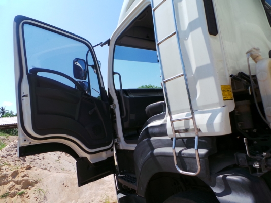 ISUZU FXZ360 ปี 54 ใช้งานน้อยมาก ISUZU FXZ360 ปี 54 ใช้งานน้อยมาก